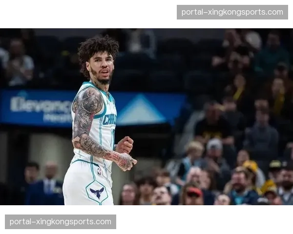 黄蜂136-106大胜热火,三球鲍尔30分13助攻主导进攻